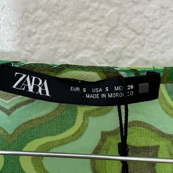 Zara Sheer Green Printed Geo 70’s Retro Hippiecore Bell Sleeve Top New Size S - Picture 4 of 14